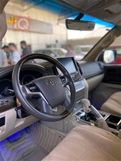 تۆیۆتا لاند کروزەر